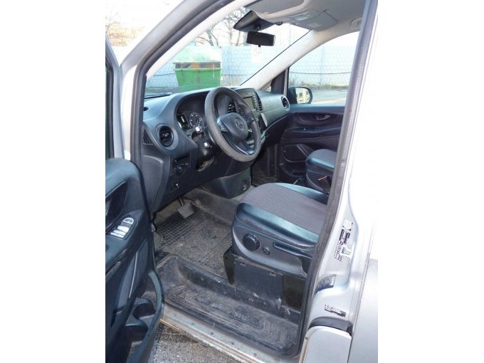 Details Fahrereinstieg