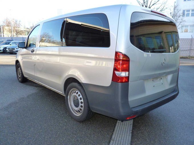 Ansicht von hinten schräg links