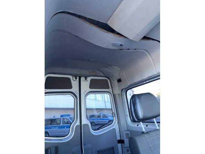 1 Daimler Mercedes-Benz Sprinter II 315 CDI (906) Hochdach *bedingt fahrbereit* – foto 18 – kavel bij Zoll-Auktion, Stuttgart