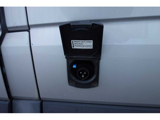 Außensteckdose/Fahrerseite