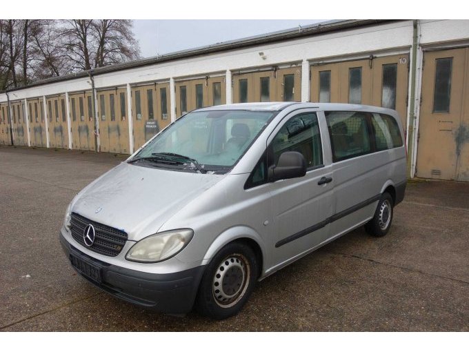 Front-/Seitenansicht links