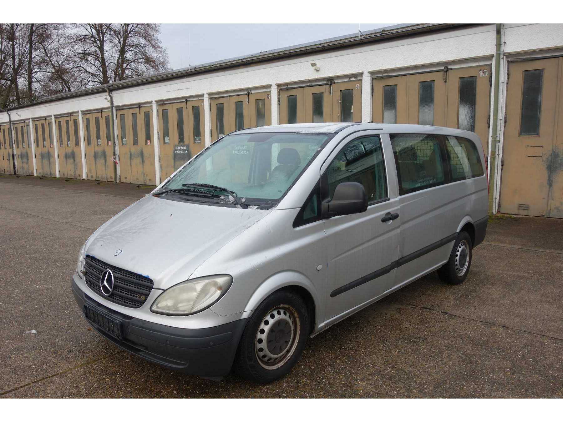 Front-/Seitenansicht links