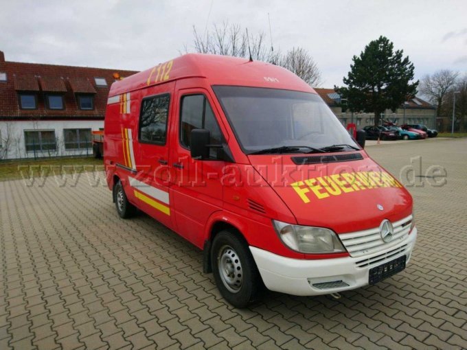 Gerätewagen - außen, vorne rechts