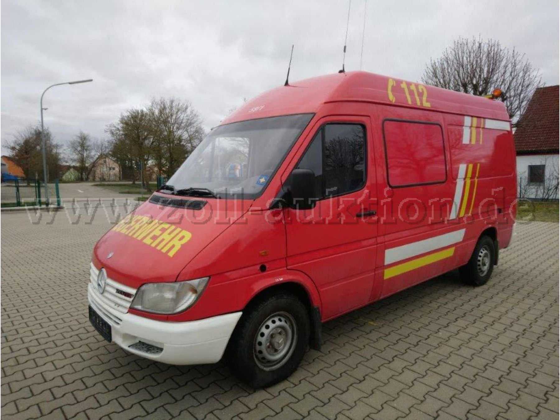 Gerätewagen - von außen, vorne links