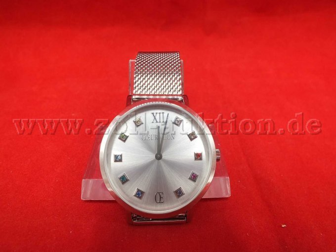 Ansicht der Uhr von vorne
