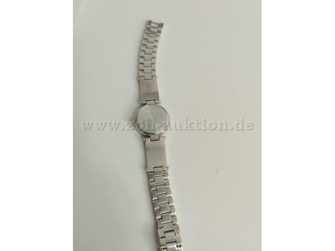 Uhr hinten