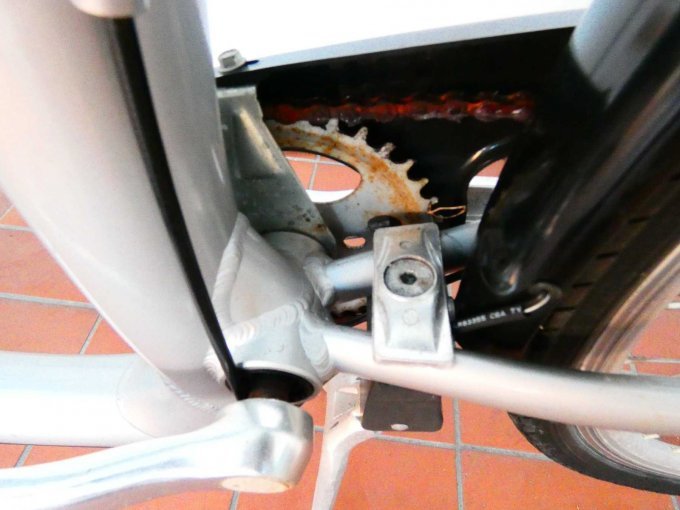 Damenfahrrad City Star_ Tretlager innen hinterm Kettenschutz