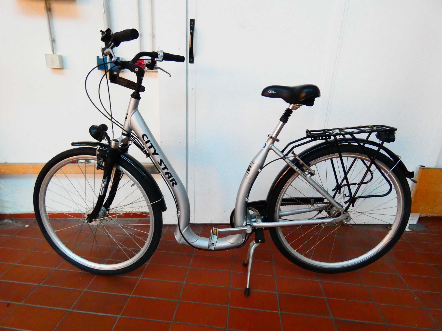 Damenfahrrad City Star_ Gesamtansicht auf die linke Seite