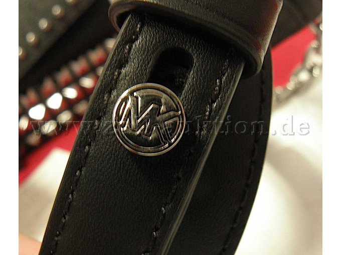 Logo MK auf Trageriemen