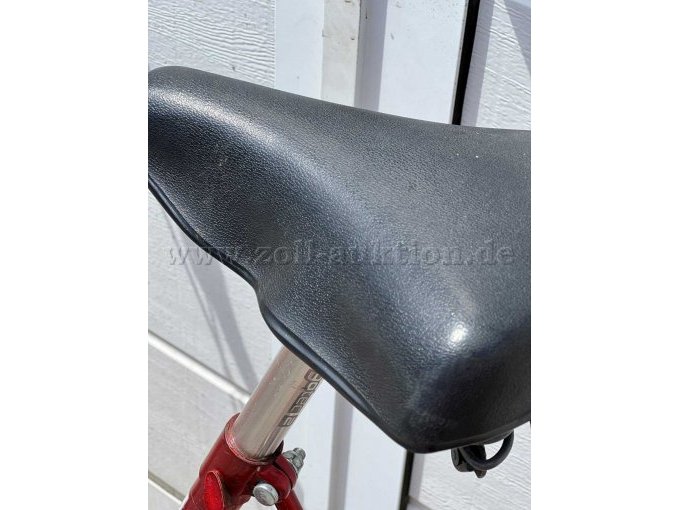 Seitenansicht des Sattels