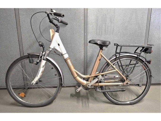 1 damesfiets, AVE, Tour, goud/wit, 7-versnellingen met achterderailleur, 26", RH45 – foto 2 – kavel bij Zoll-Auktion, Frankfurt am Main