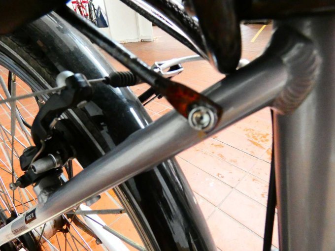 Damenrad Curtis_ Gepäckträgerhalterungen