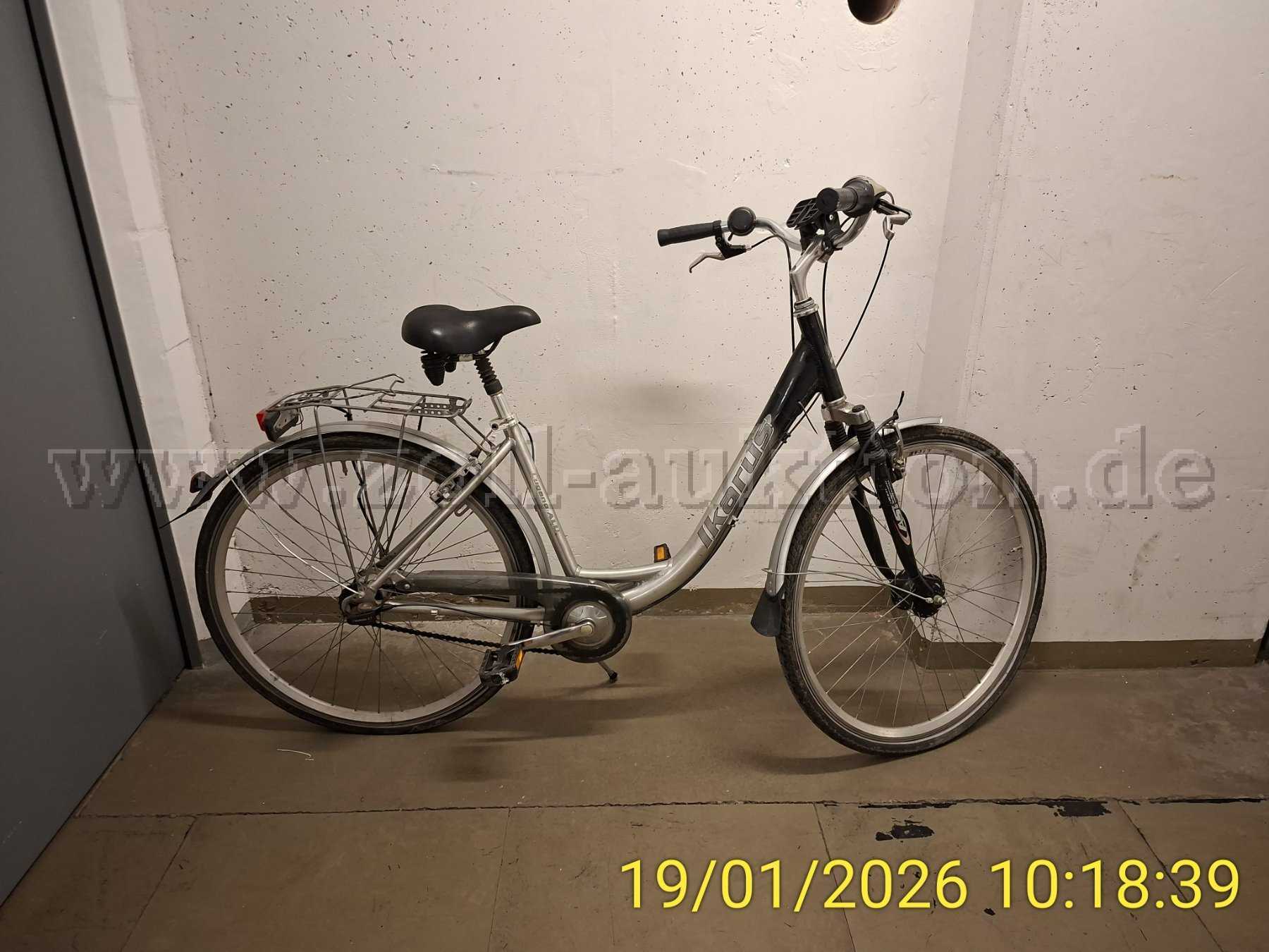 Zoll-Auktion - 1 Damenrad Ikarus mit Federung und Gepcktrger 28 Zoll (ID  947498)
