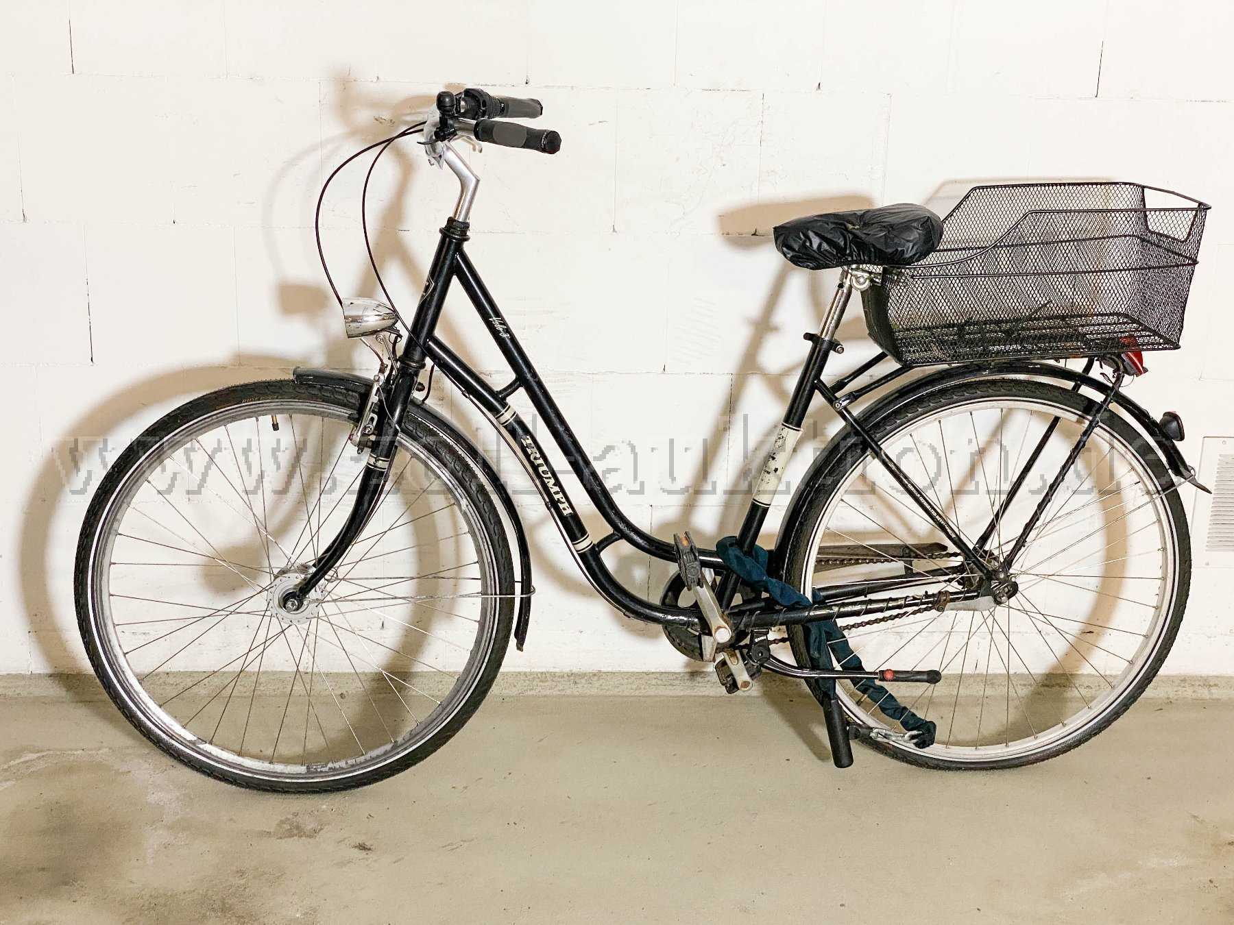 Zoll-Auktion - 1 Damenrad Triumph, 26 Zoll (ID 964233)
