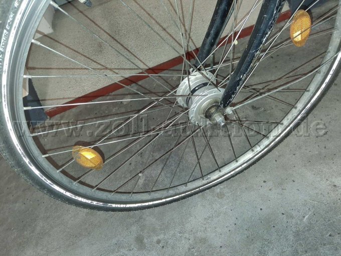 Damen City Fahrrad schwarz Vorderrad beschädigt