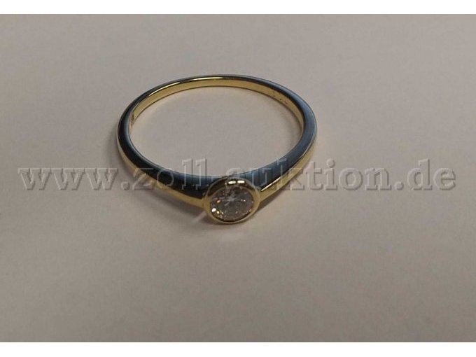 Bild 1 (Ring mit einem Diamanten)