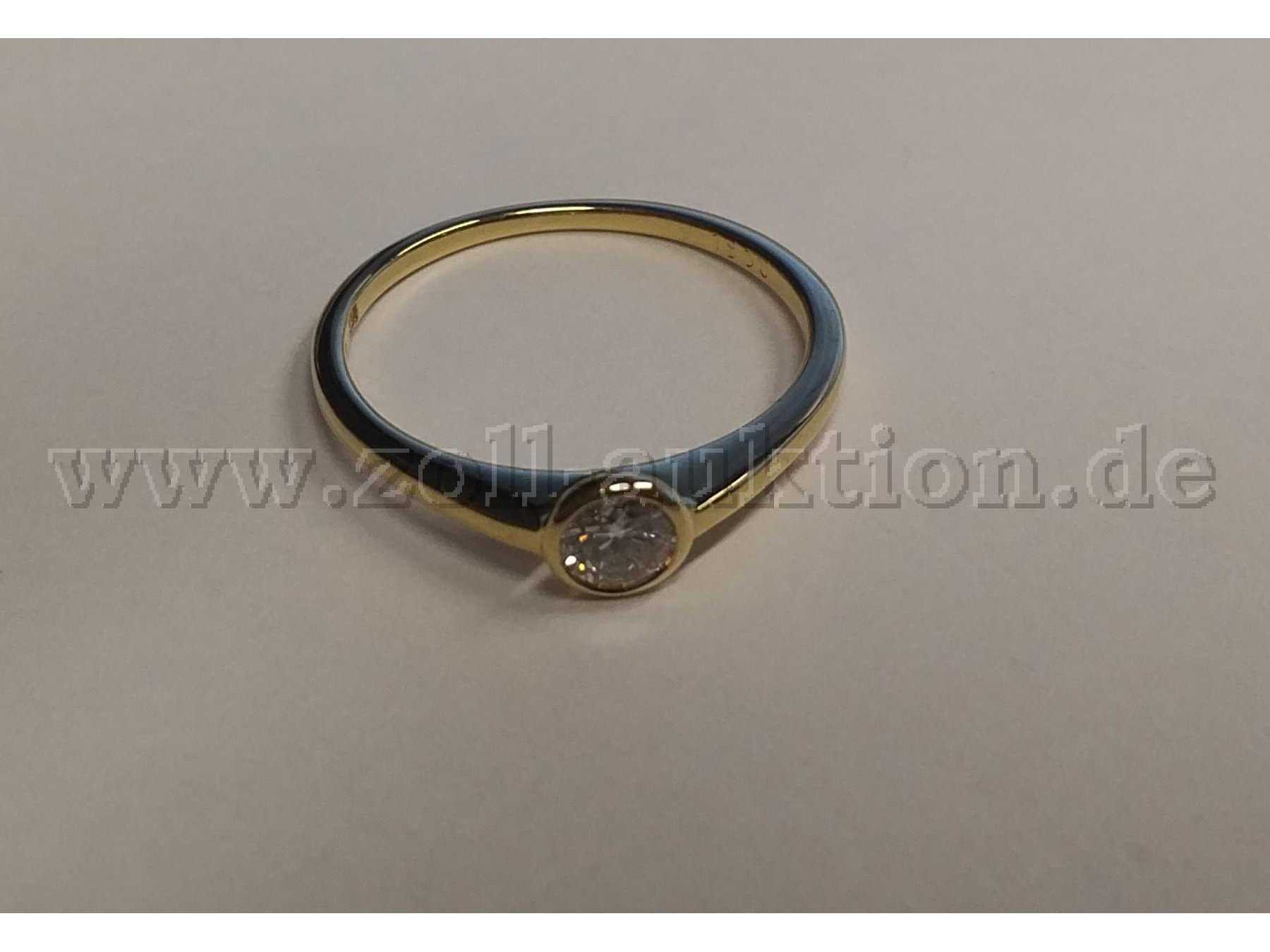 Bild 1 (Ring mit einem Diamanten)