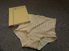 Slip mit Verpackung
