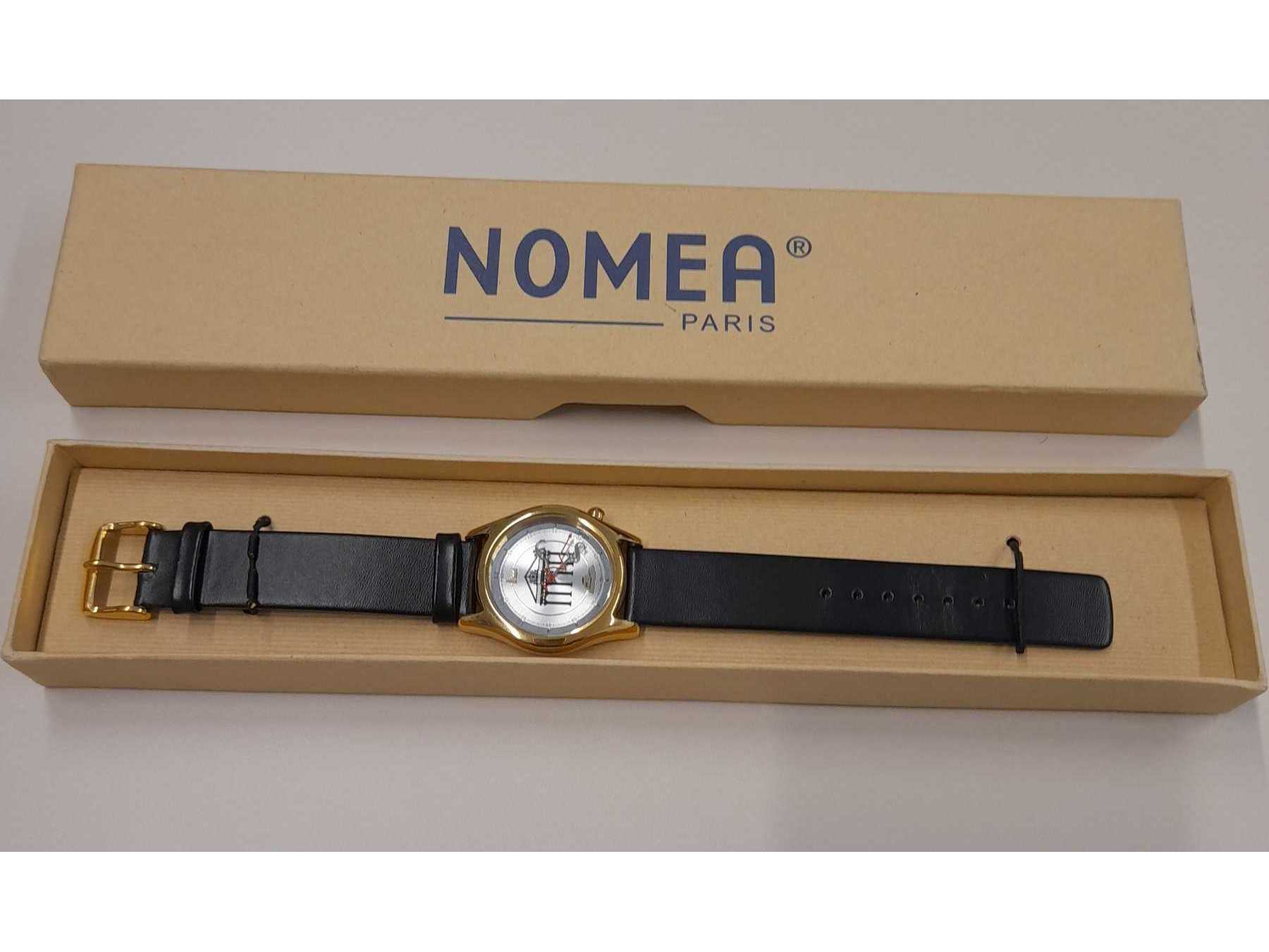 Vorn mit Verpackung