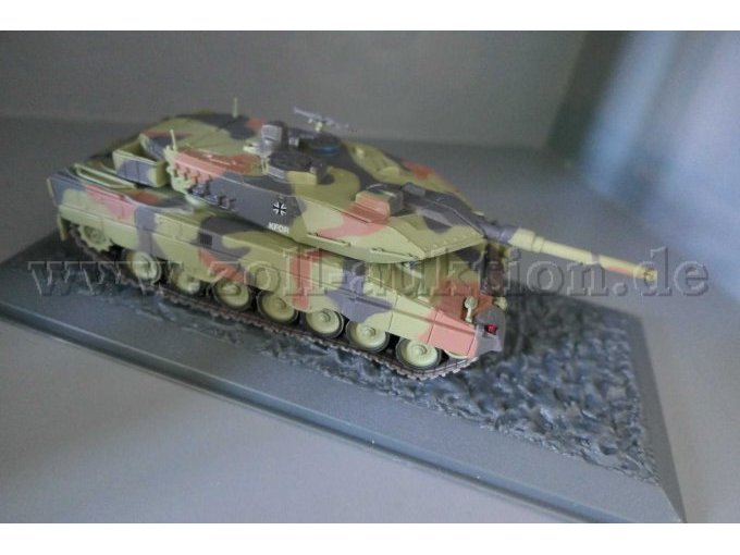 Leopard 2 A5 3./Pz.Btl. 104, Task Force "Zur" Orahovac (Kosovo) - 2000 Ansicht von der Seite