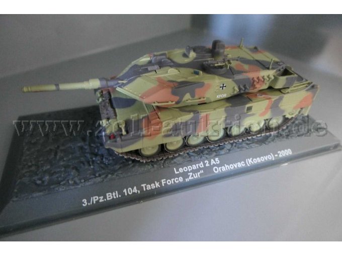 Leopard 2 A5 3./Pz.Btl. 104, Task Force "Zur" Orahovac (Kosovo) - 2000 Ansicht von der Seite