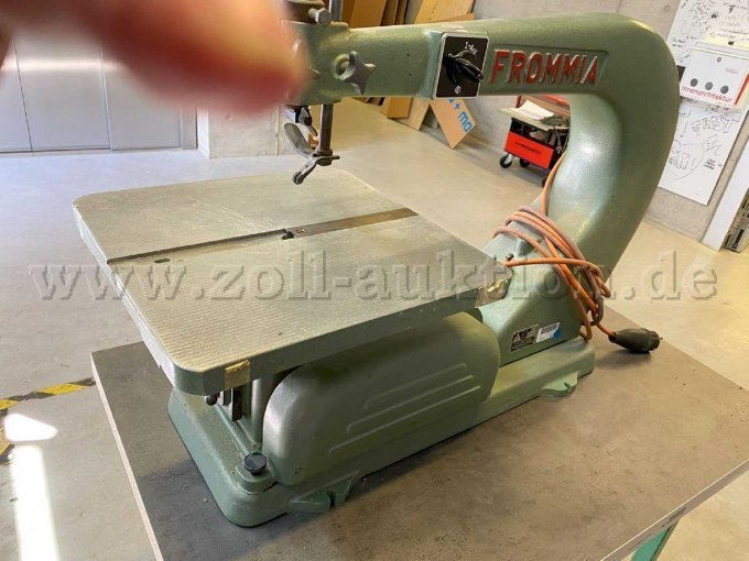 Frommia Type 187_Schneidetisch