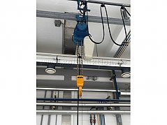 Schienenlaufsystem mit Haken