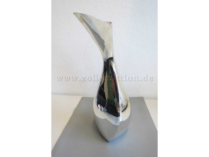 Kanne Vorderansicht links geneigt