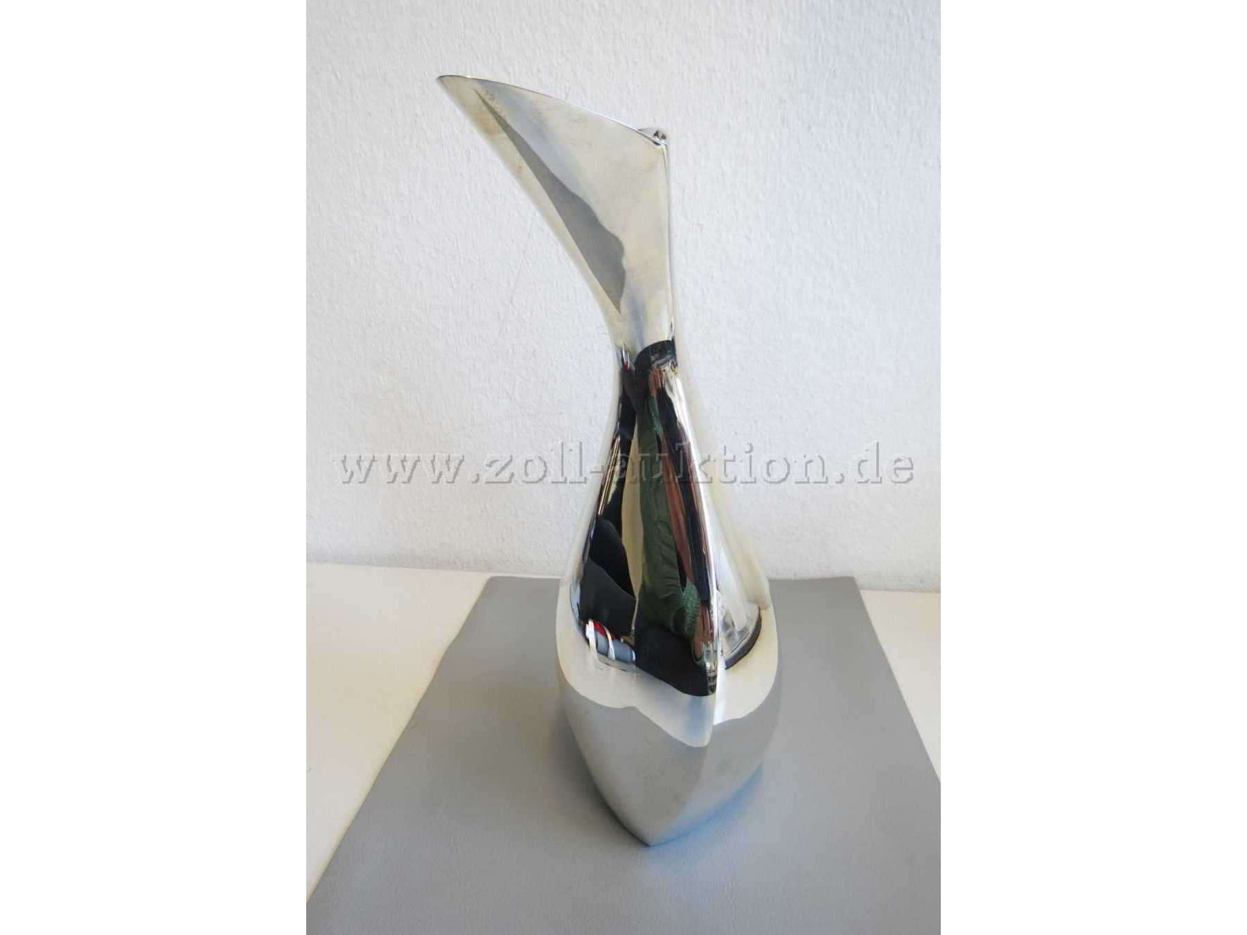 Kanne Vorderansicht links geneigt