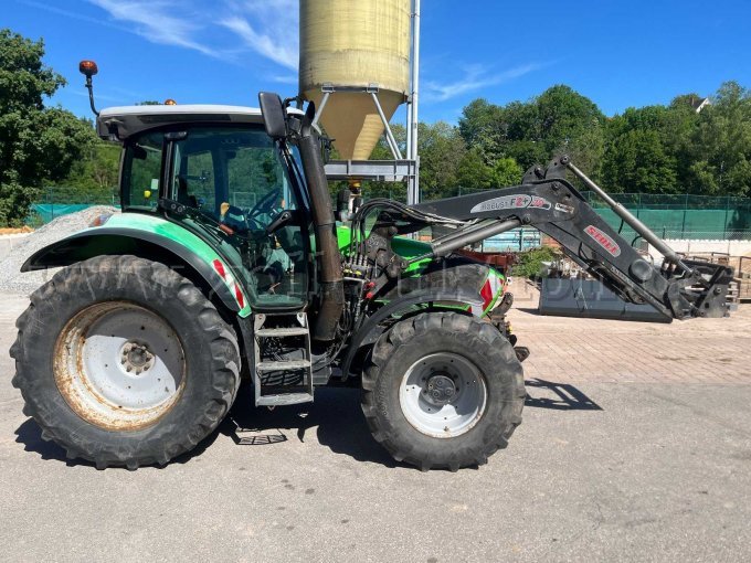 Deutz Agrotron Seitenansicht