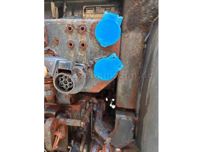 Hydraulikleitungen und Steckdose für Anhänger