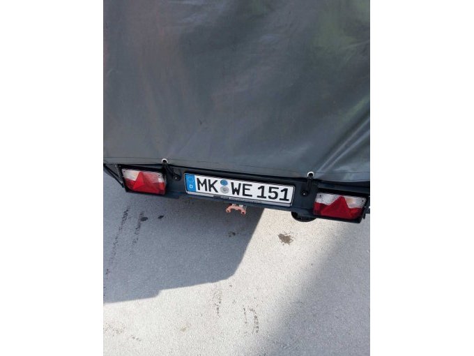 Kennzeichen mit gültiger TüV Plakette