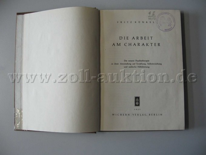 Innenseite mit Kürzel und Stempel
