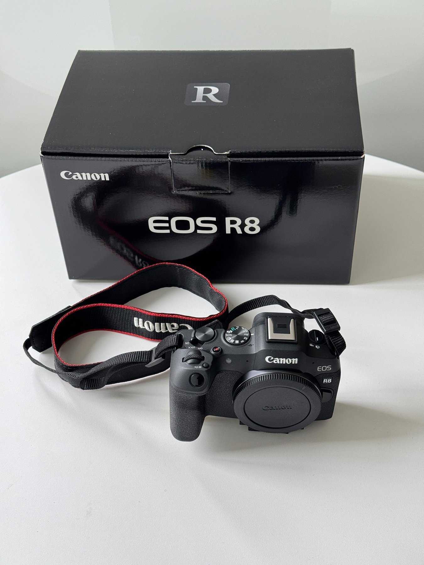 1 appareil photo numérique plein format Canon EOS R8, monture RF
