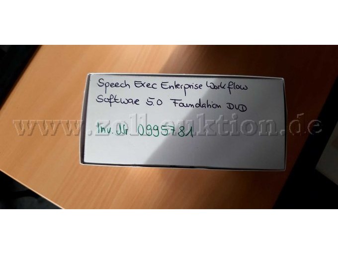 Seitliche Detailansicht Karton - handschriftliche Beschriftung