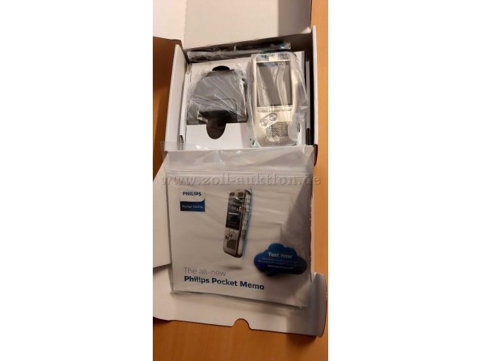 Gesamtansicht geöffneter Karton mit verpacktem Geräteumfang Bedienungsanleitung