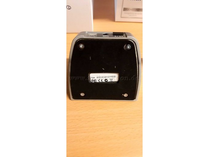 Gesamtansicht Unterseite Ladestation - FC und CE Zeichen