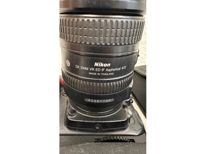 NIKON D7000 Detail / Objektiv