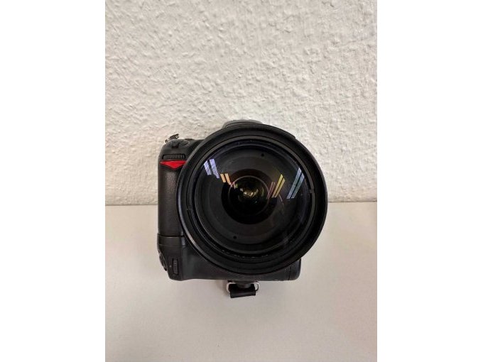 NIKON D7000 Detail / Front