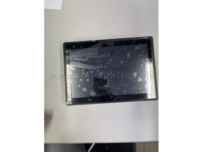 Front mit erkennbarer Delle am oberen Eck