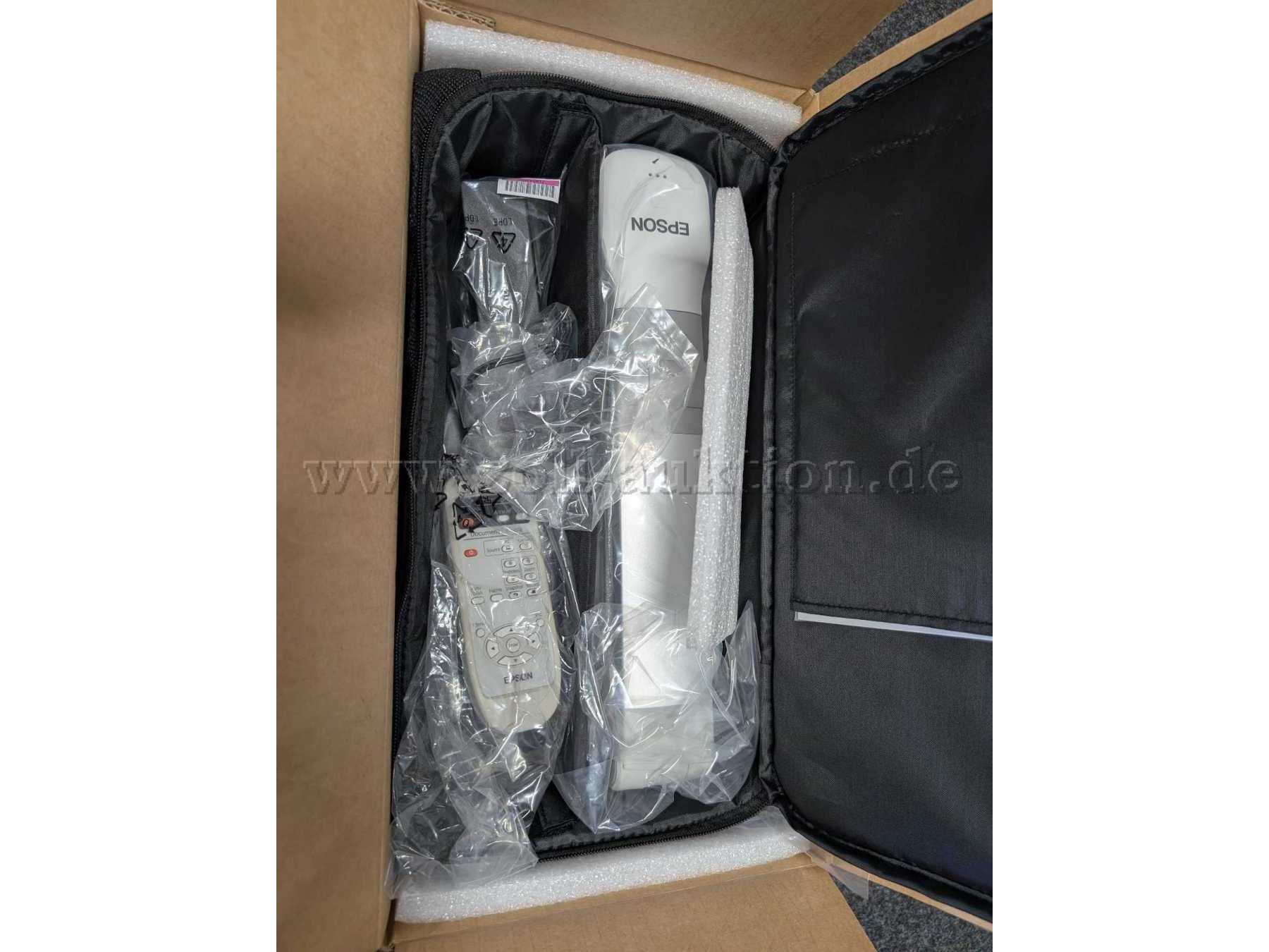 Oben: Ansicht des Kartons mit dem Gerät.