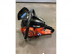 Motorsäge Dolmar, von links