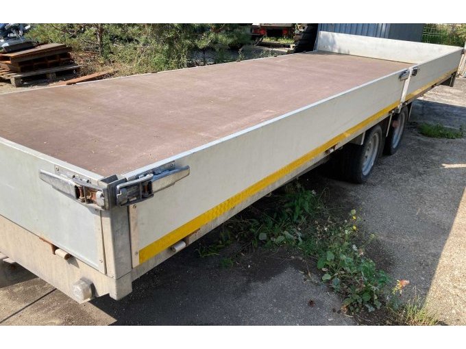 linke Seite von vorn