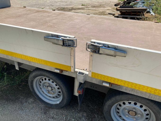 Blick auf fehlenden Mittelpfosten linke Seite