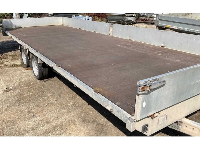 Diagonale vorn rechts