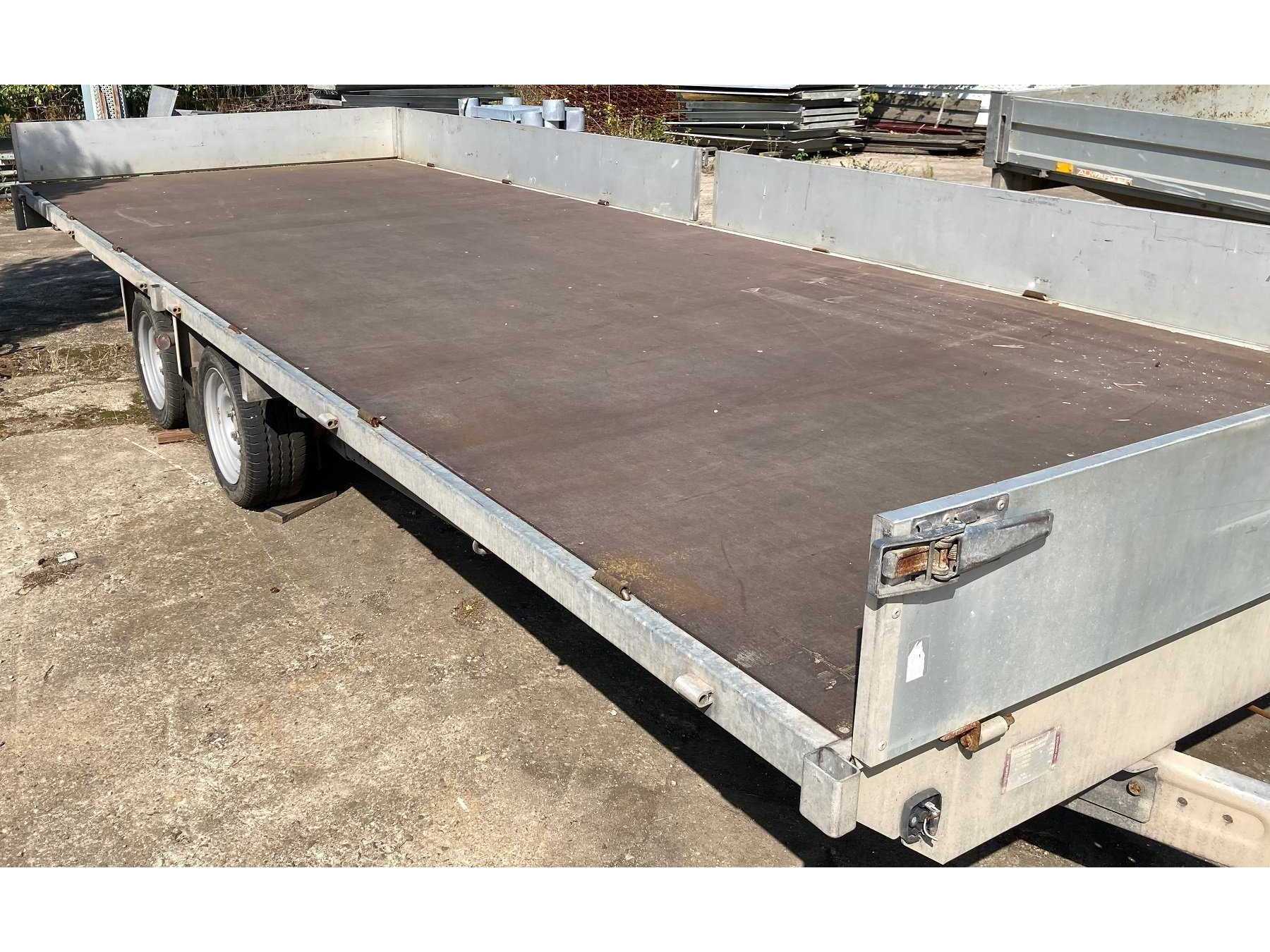 Diagonale vorn rechts