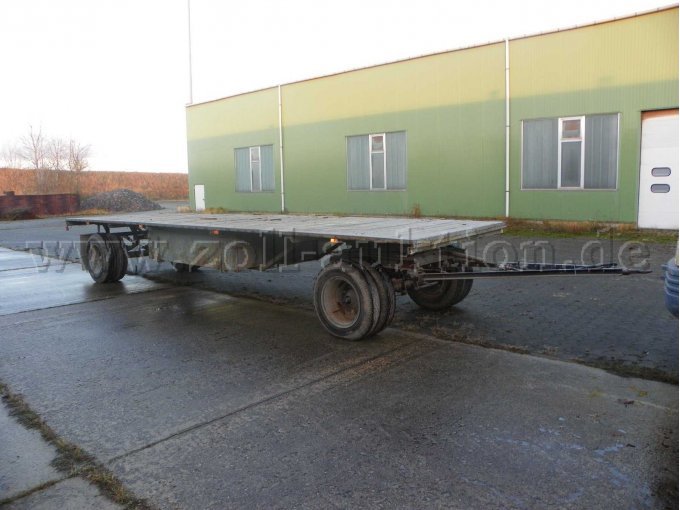 Seitenansicht rechts mit Zuggabel