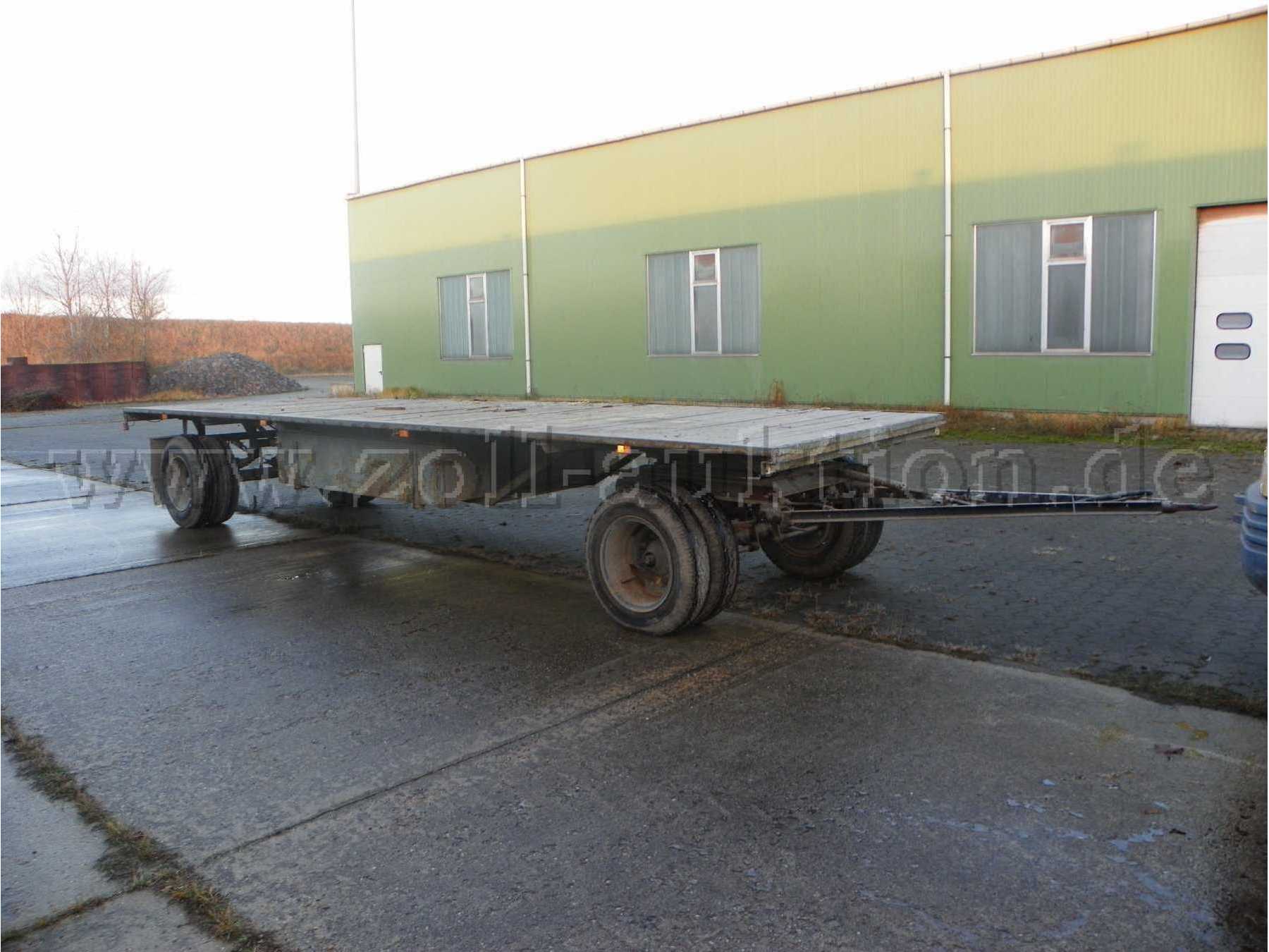 Seitenansicht rechts mit Zuggabel