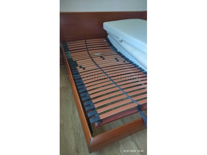1 tweepersoonsbed met twee nachtkastjes van het merk Panthel – foto 6 – kavel bij Zoll-Auktion, Berlin