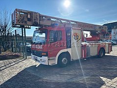 Vorne links